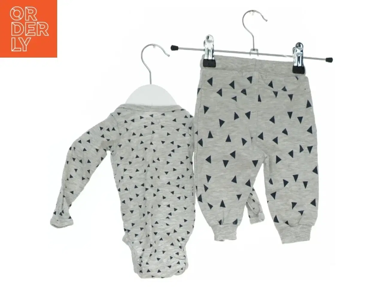 Billede 2 - Sæt med bodystocking og bukser fra VRS (str. 62)