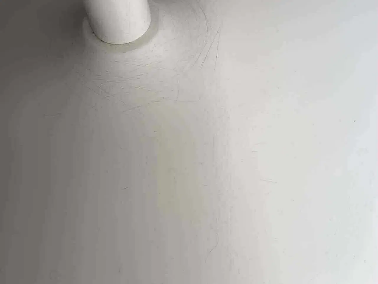 Billede 4 - Rundt spisebord med marmorlook glasplade