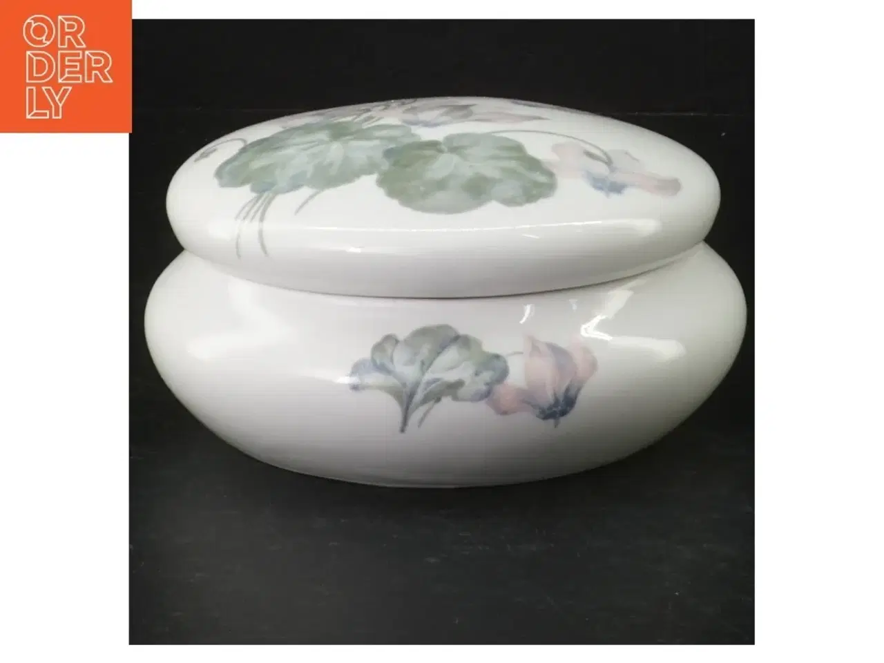 Billede 2 - Porcelænsskål med låg og blomstermotiv (str. Ø. 15 cm)