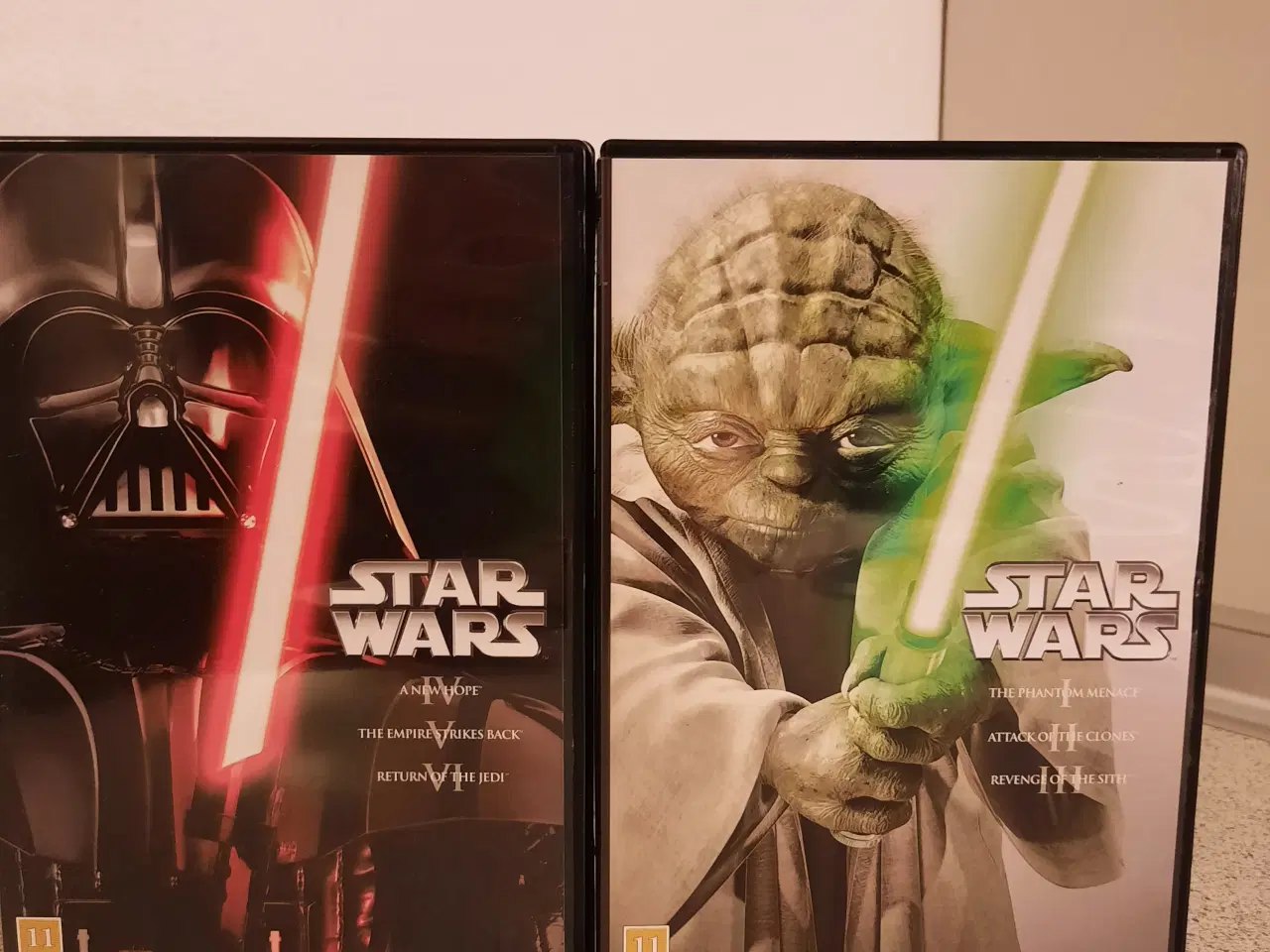 Billede 1 - Star wars dvd boks med film 1-3 og4-6.