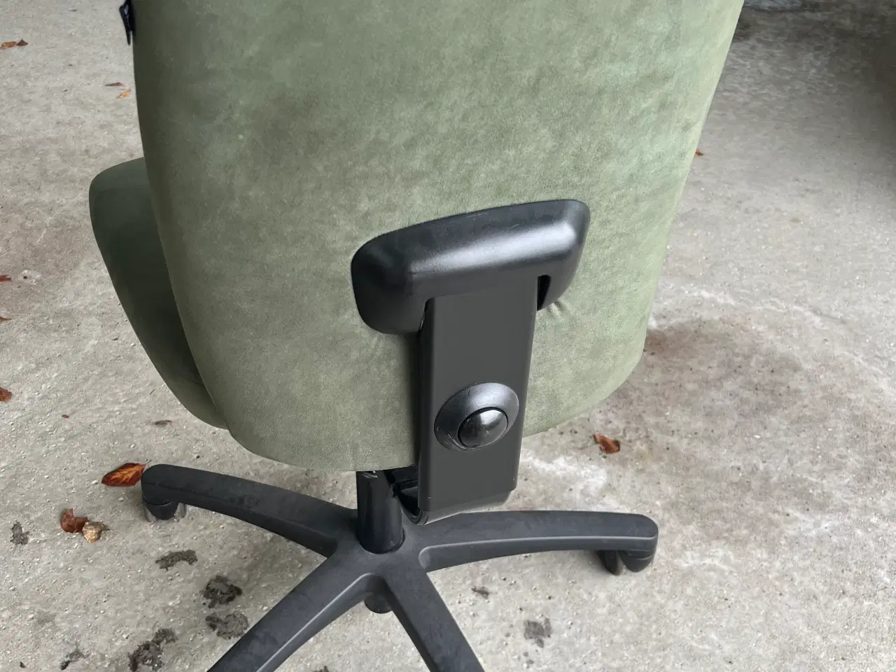 Billede 2 - SAVO Kontorstol i Grøn alcantara