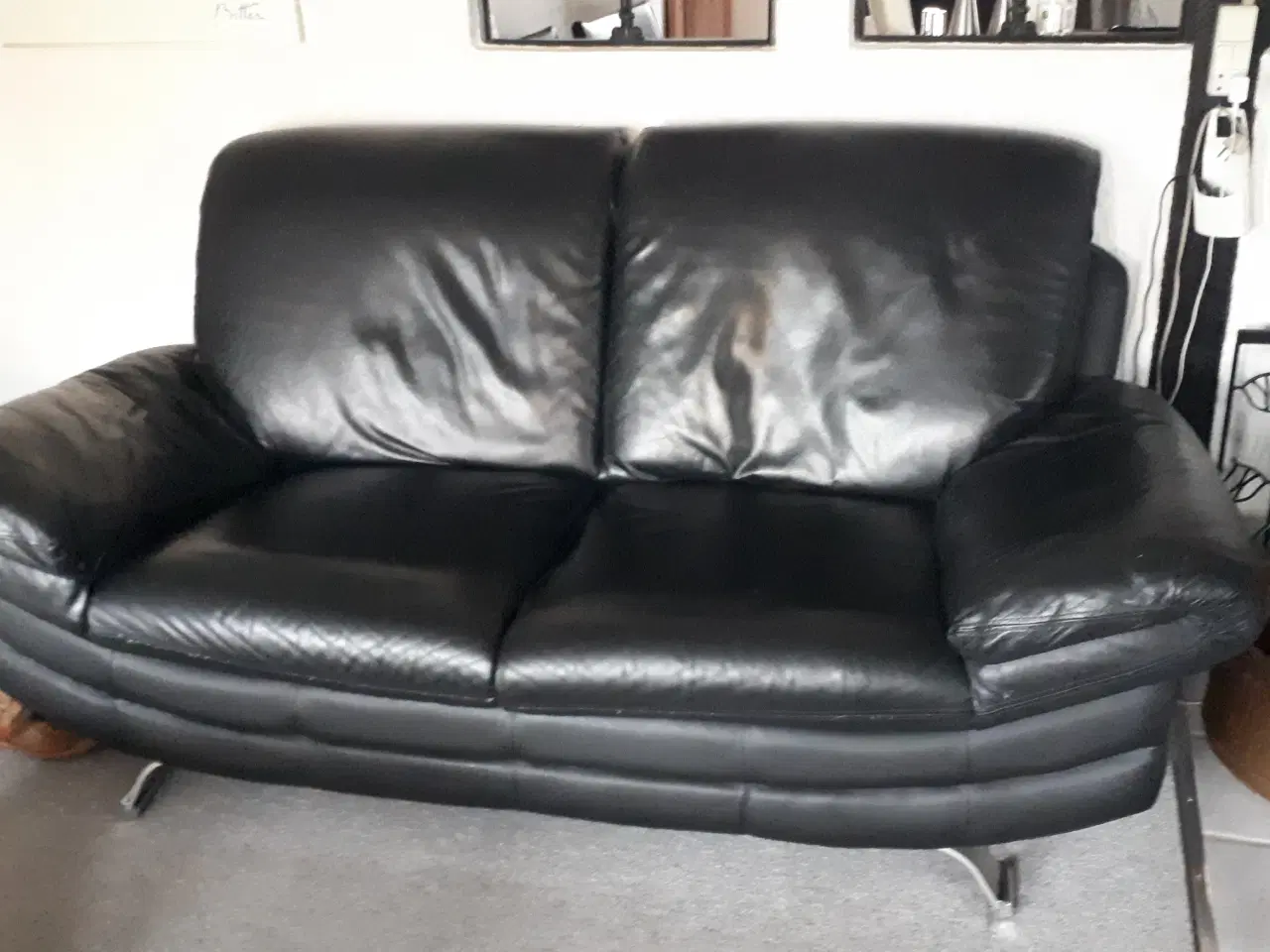 Billede 2 - Sofa i sort læder 