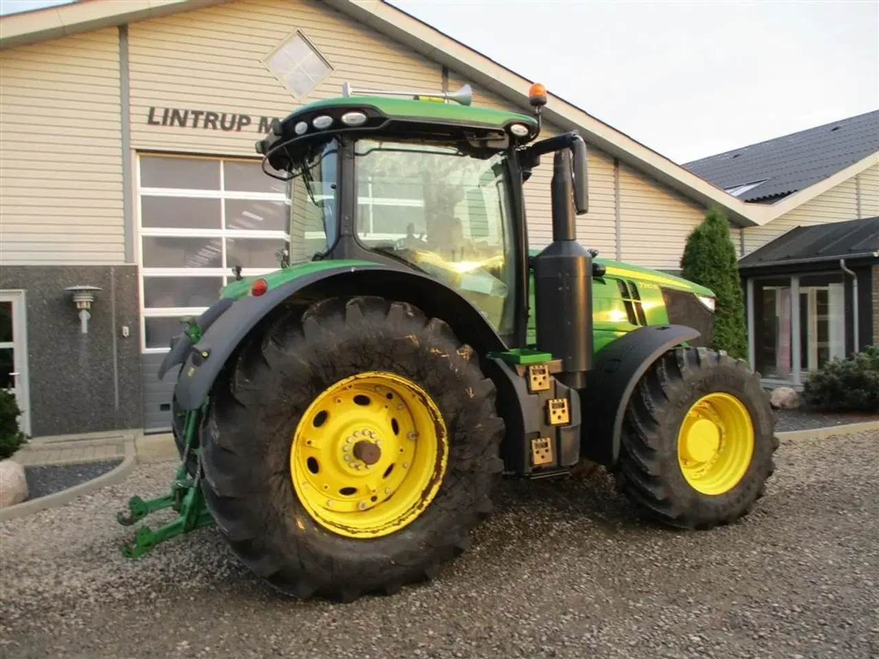 Billede 13 - John Deere 7310R Med frontlift og frontPTO en ejers gård traktor