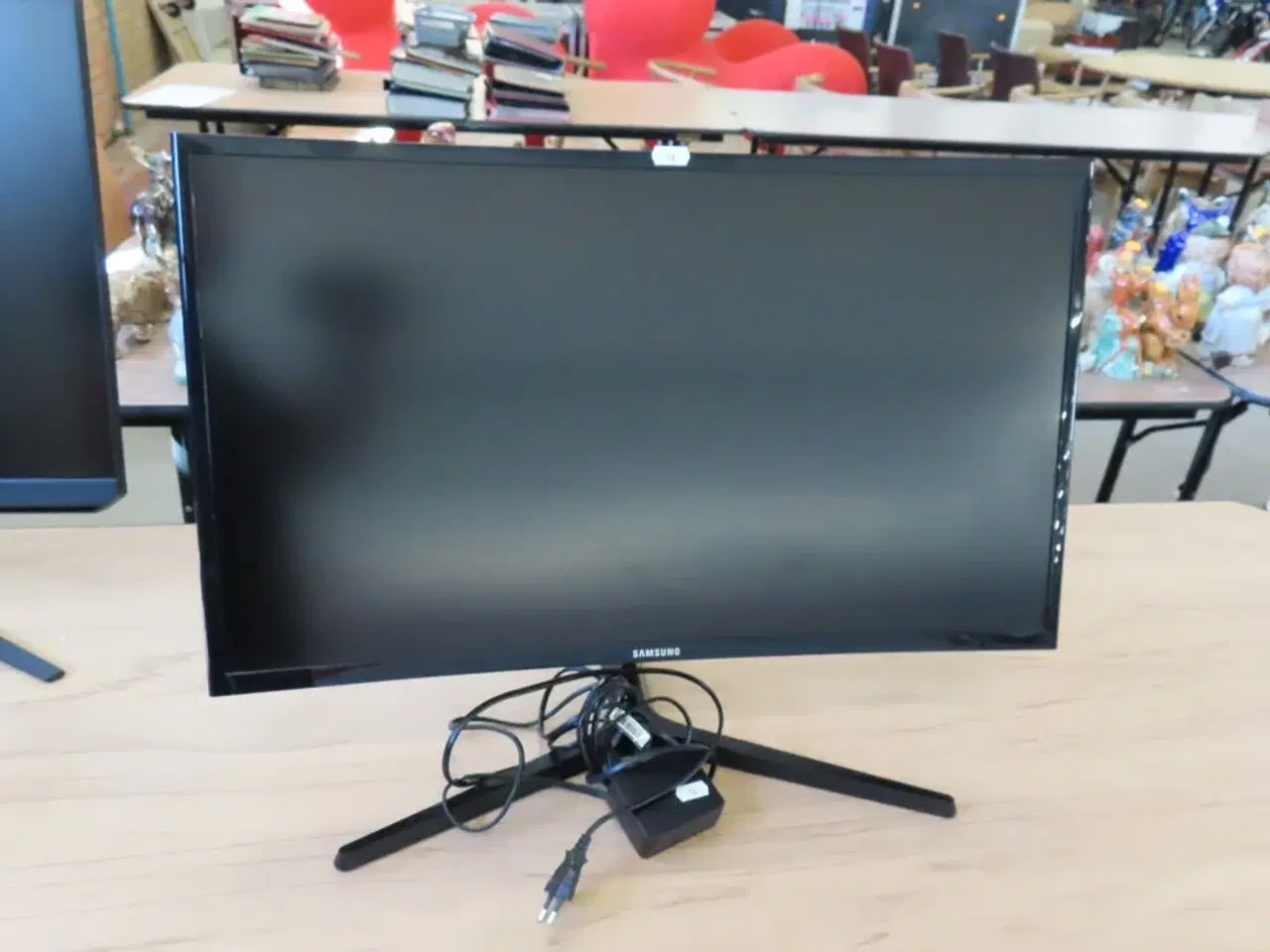Billede 1 - 27" Computerskærm SAMSUNG S227F398FWU