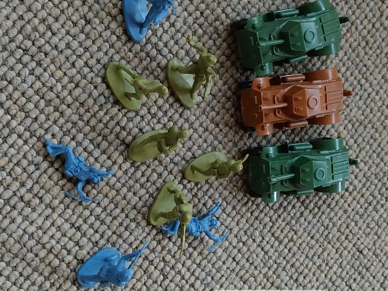 Billede 15 - Godt blandet legetøj 