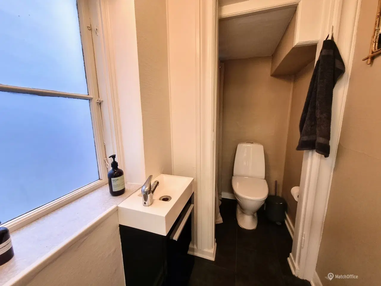 Billede 10 - Butik. klinik. salon - med bedste beliggenhed - i alt 88 kvm