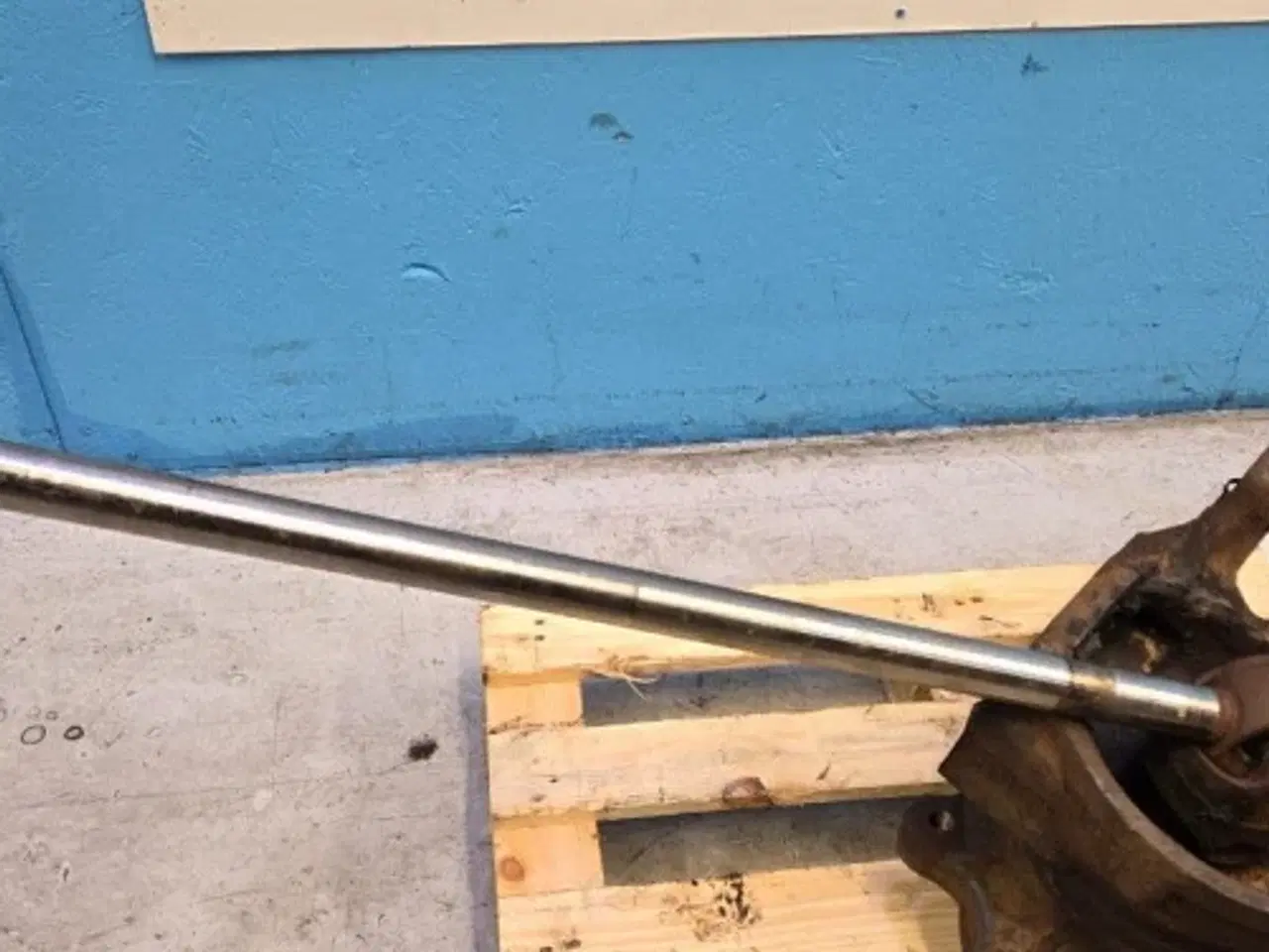 Billede 11 - New Holland LB 110 B Hjulnav R. 85817698