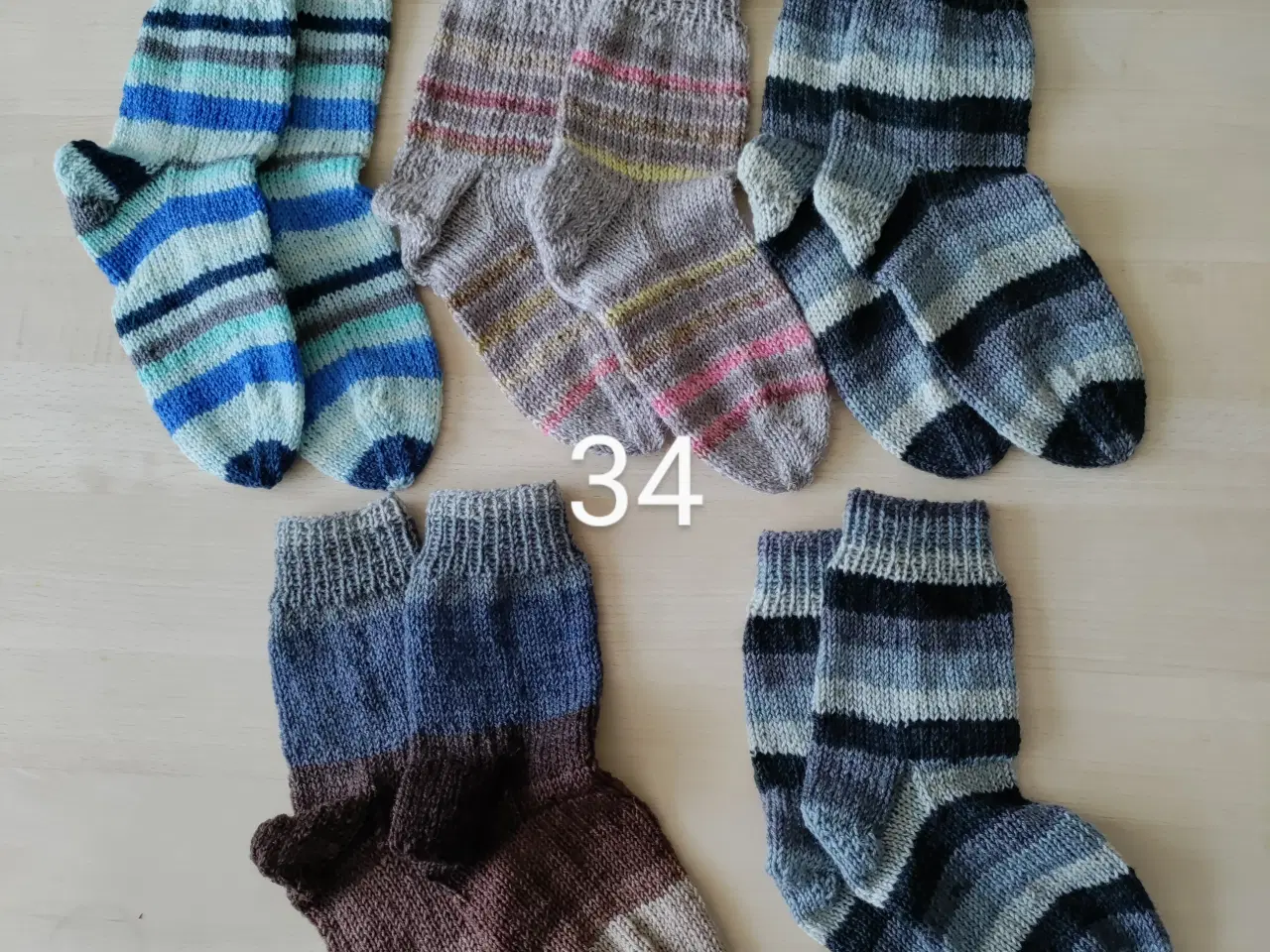 Billede 2 - Nye hjemmestrikkede uldstrømper str 34