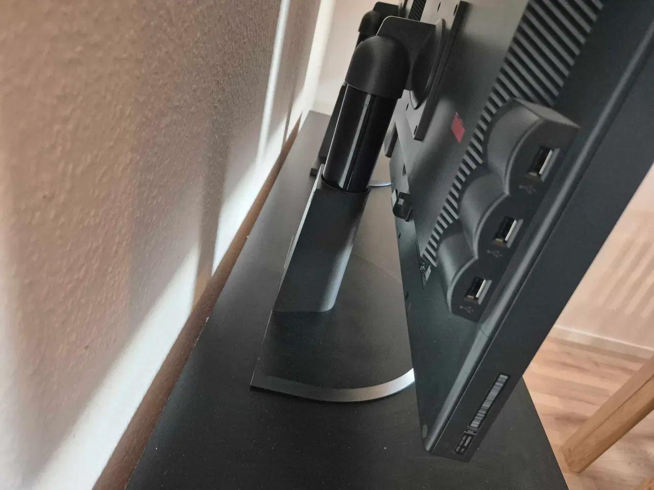 Billede 6 - To ens Lenovo ThinkVision monitors