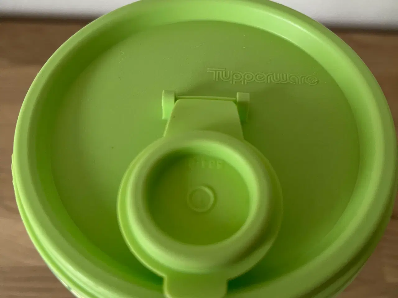 Billede 2 - Tupperware kande med låg