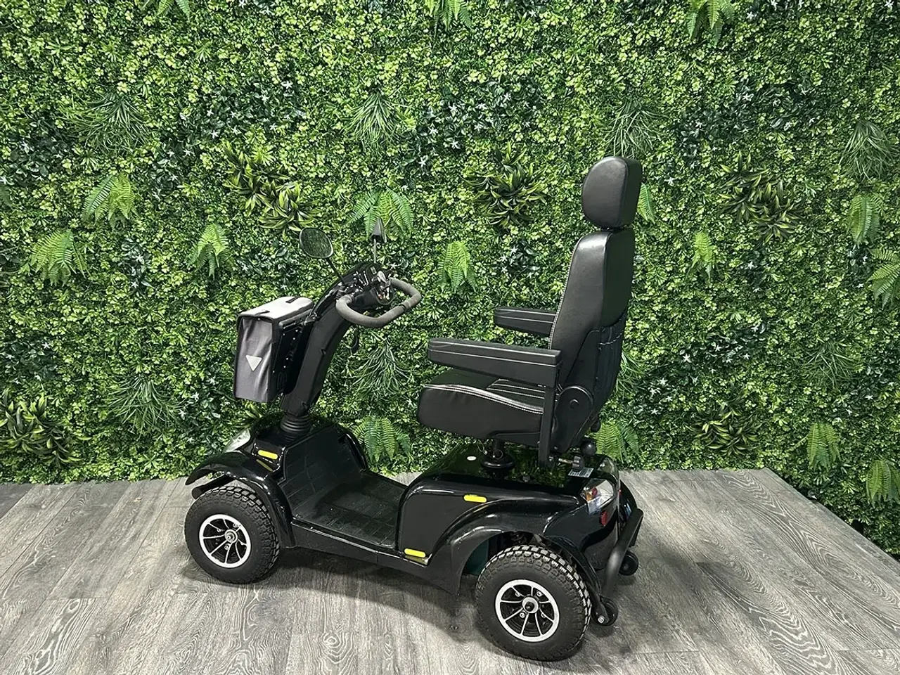 Billede 2 - Damos Sort 4 hjul