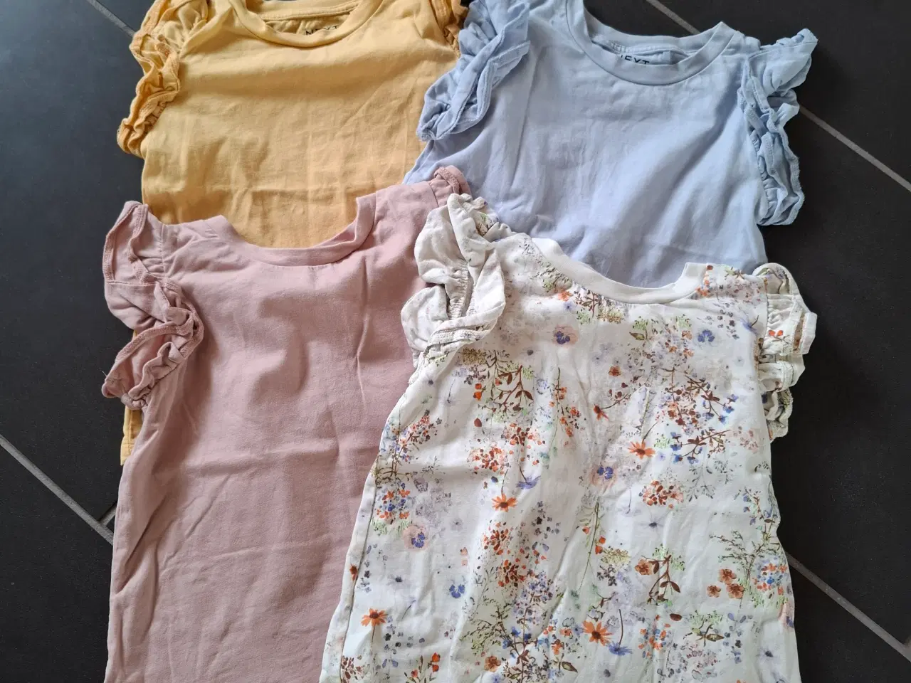 Billede 1 - 4stk t-shirt Next 25kr stk. 