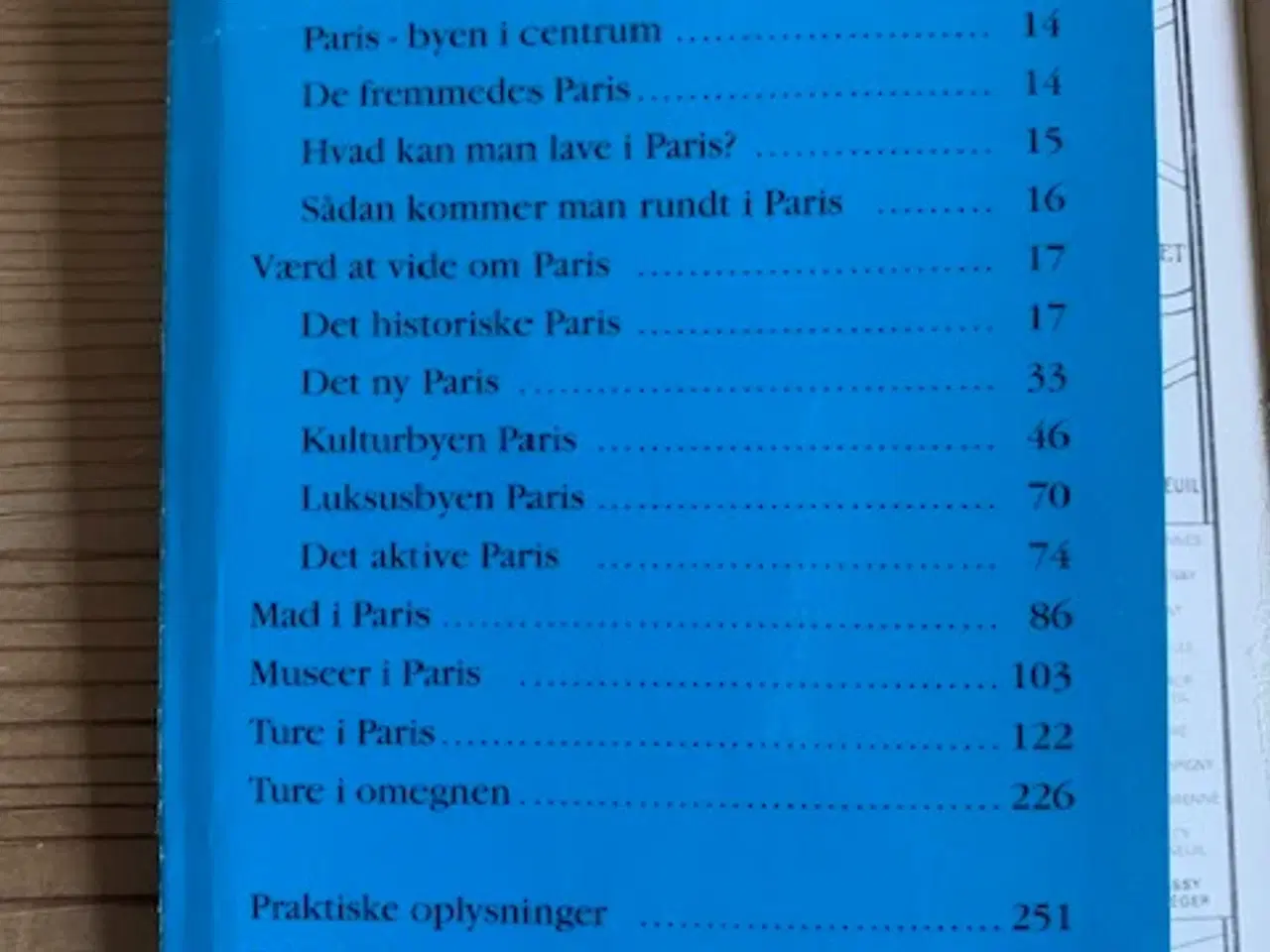 Billede 4 - Paris - en anderledes bog om "byernes by" Paris