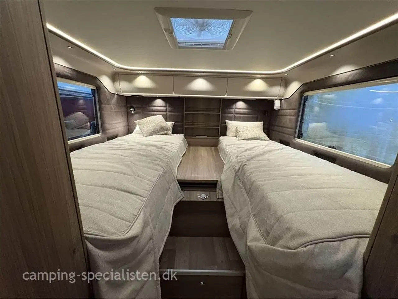 Billede 10 - 2026 - Kabe Imperial R i830 LGB    Nyhed KABE R i830 LQB – træk tungt med tvillinghjul model 190 HK  2025 kan forudbestilles hos Camping-Specialisten Silkeborg