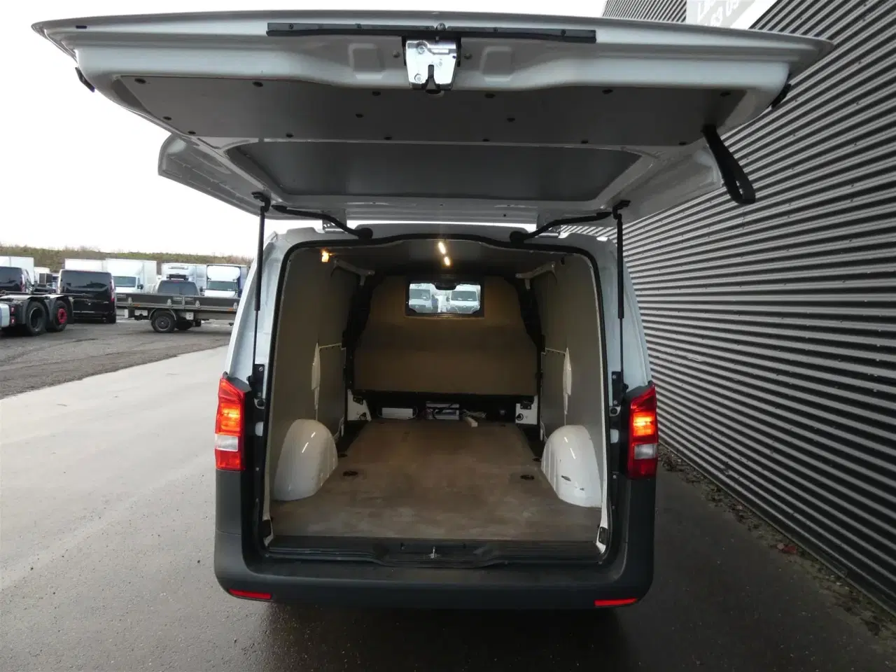 Billede 8 - Mercedes-Benz Vito 114 A2 2,1 CDI RWD 7G-Tronic 136HK Van Aut.