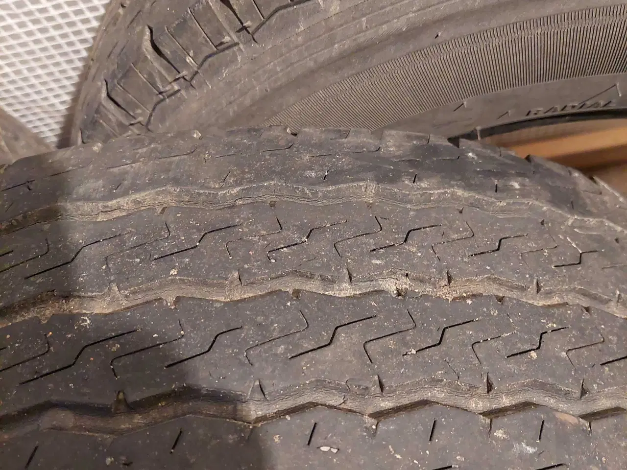 Billede 5 - Helårsdæk 4 stk