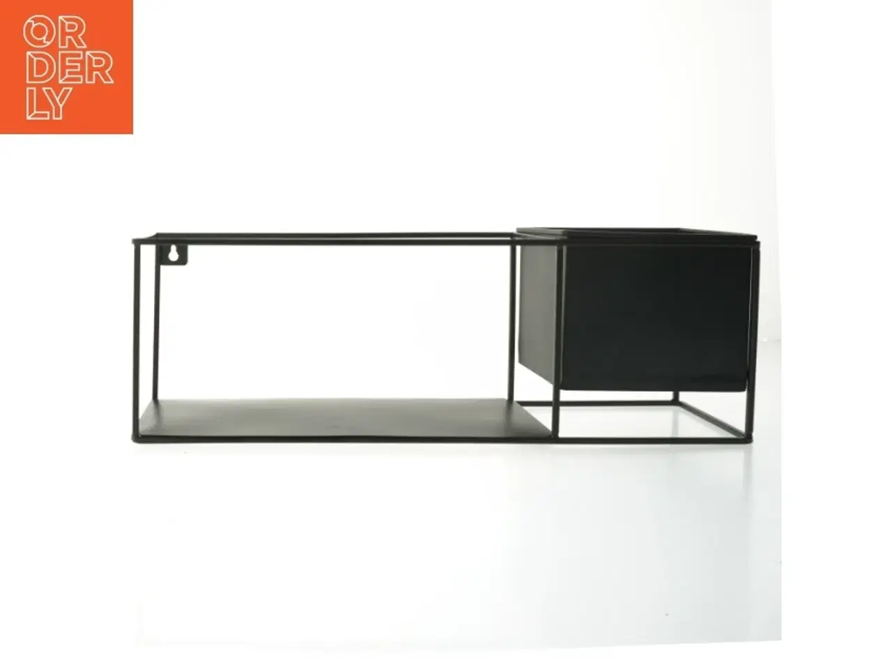 Billede 1 - Sort hylde med boks fra Valse (str. 40 x 13 xh 13 cm)