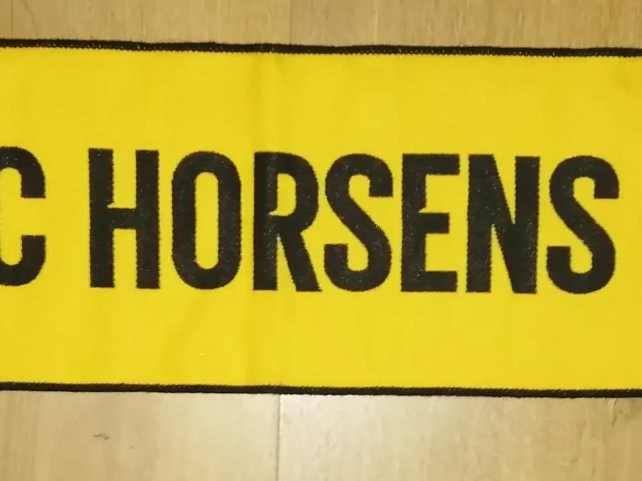 Billede 1 - NYT AC HORSENS "SAMMEN ER VI GULE" HALSTØRKLÆDE