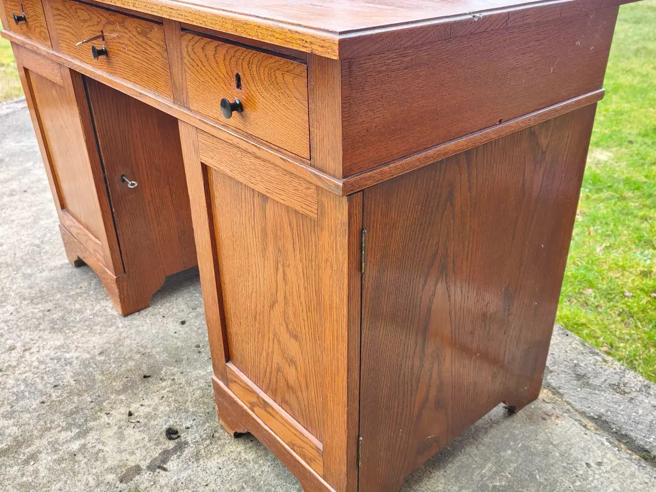 Billede 1 - Fin gammel skrivebord i egetræ