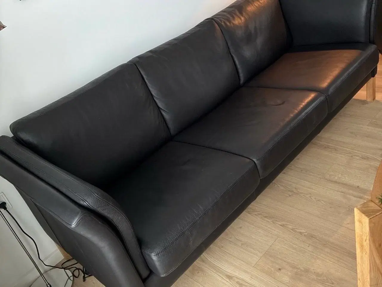 Billede 2 - 3-personers sort lædersofa