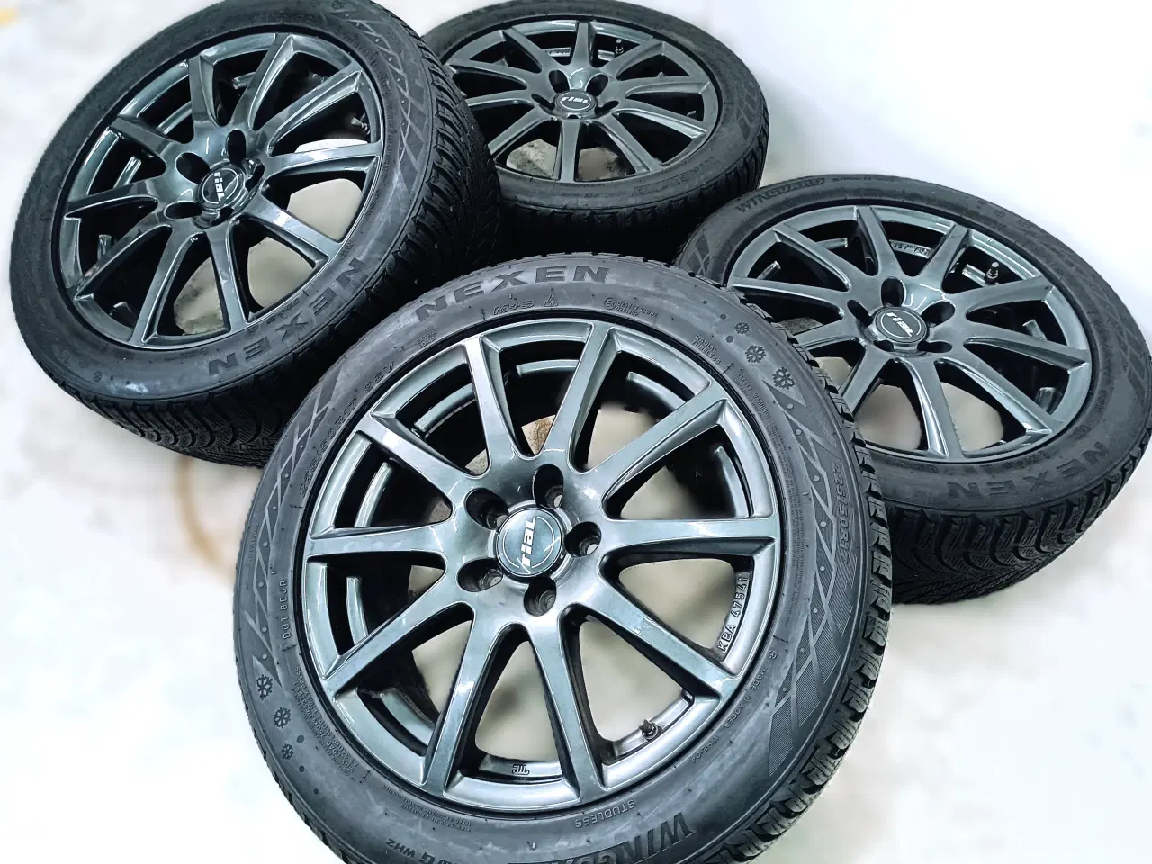 Billede 2 - 5x108 17" ET47 nav 70ø Rial vintersæt inkl.TPMS 