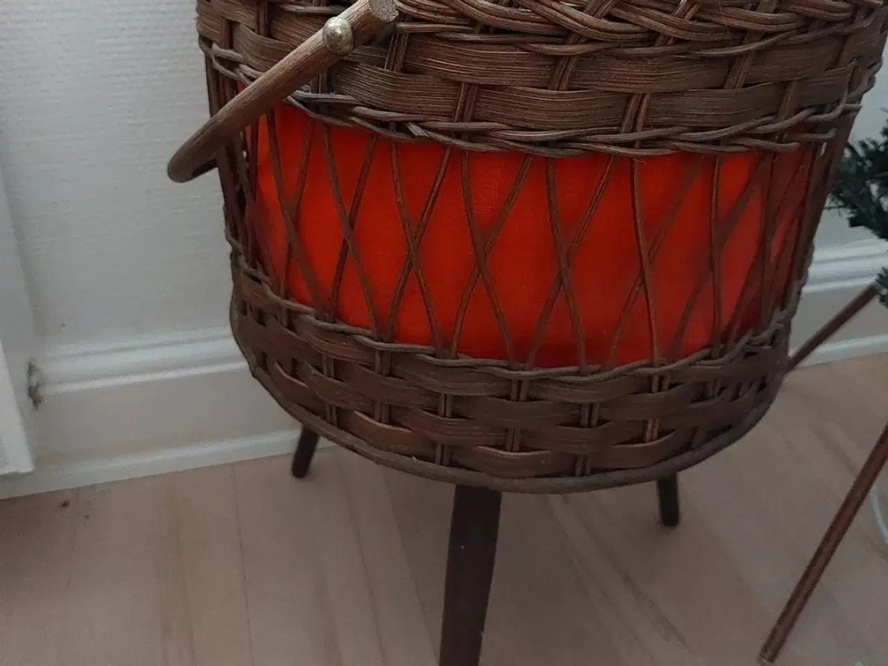 Billede 1 - Retro syskrin på ben