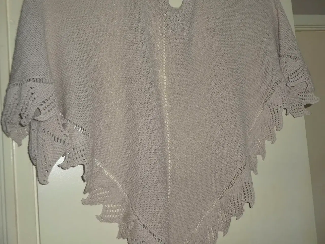 Billede 2 - Nyt håndstrikket sjal