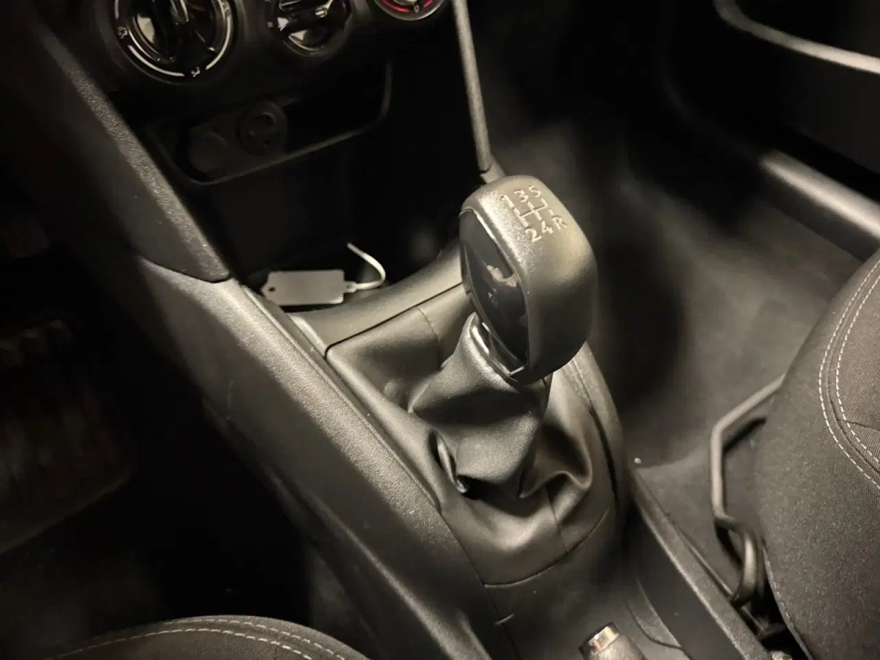 Billede 11 - Peugeot 208 1,2 VTi 82 Active Navigator