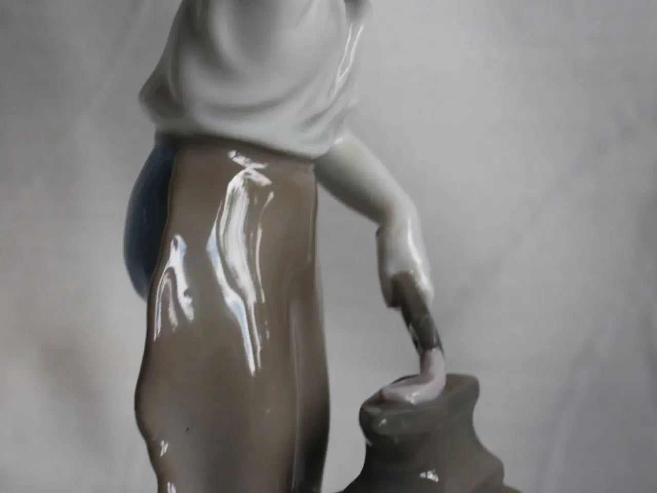 Billede 8 - Porcelænsfigur af smed