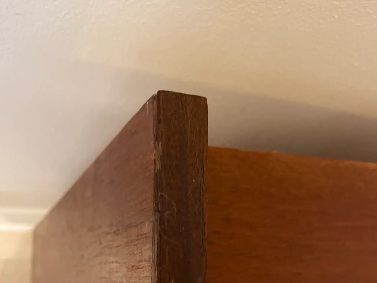 Billede 6 - Lille teak kommode sælges