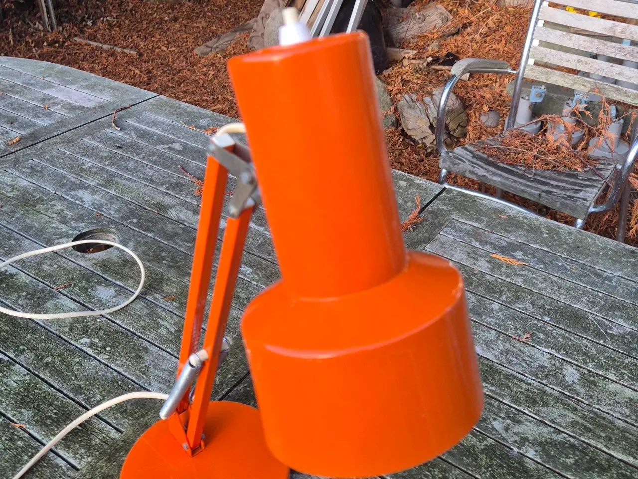 Billede 3 - Flot orange bordlampe fra Lyskær 