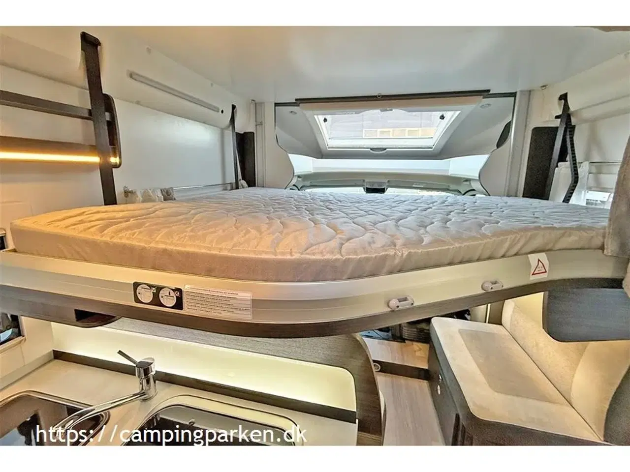 Billede 14 - 2021 - Benimar Mileo 296   Flot og velholdt camper med Queens bed