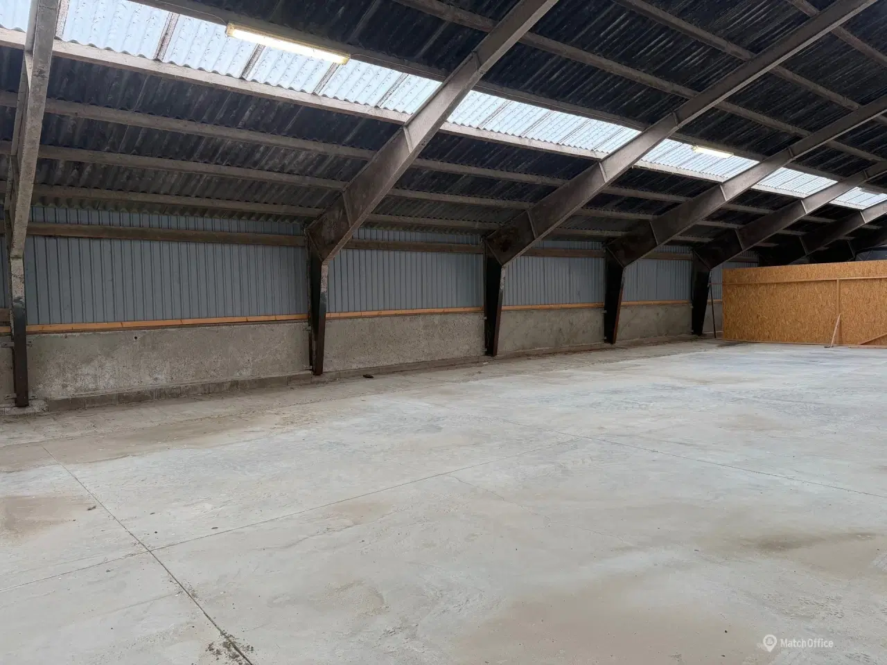 Billede 3 - Lagerhal udlejes