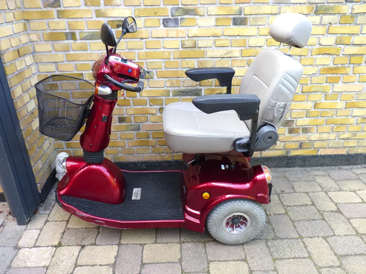 Billede 1 - El scooter, velkørende med gode batterier. 