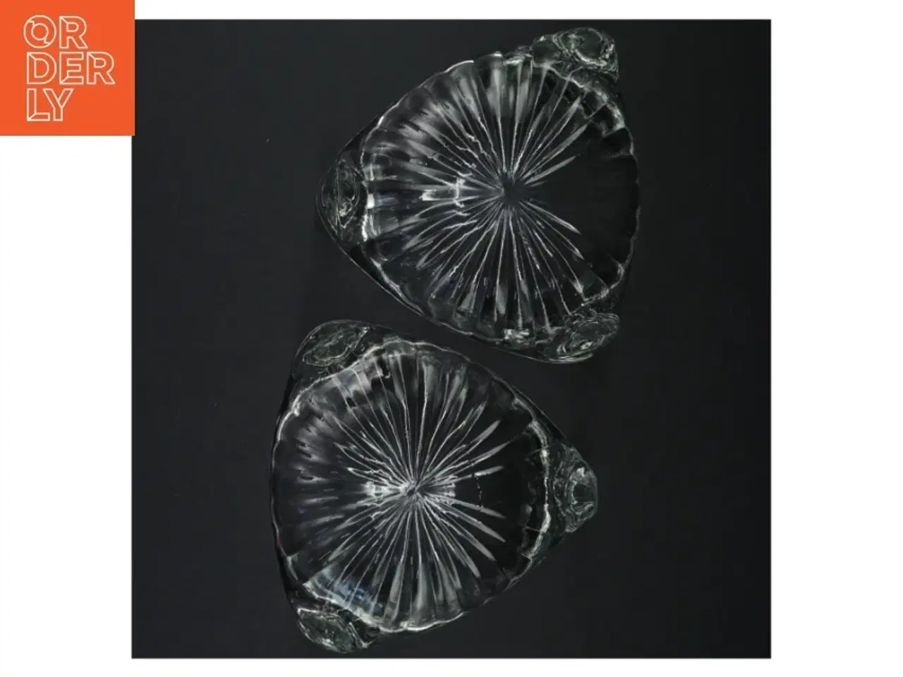 Billede 5 - 2 stk. Stabelbare Vintage art nouveau glasskål på 3 fødder (str. 16 x 5,5 cm)