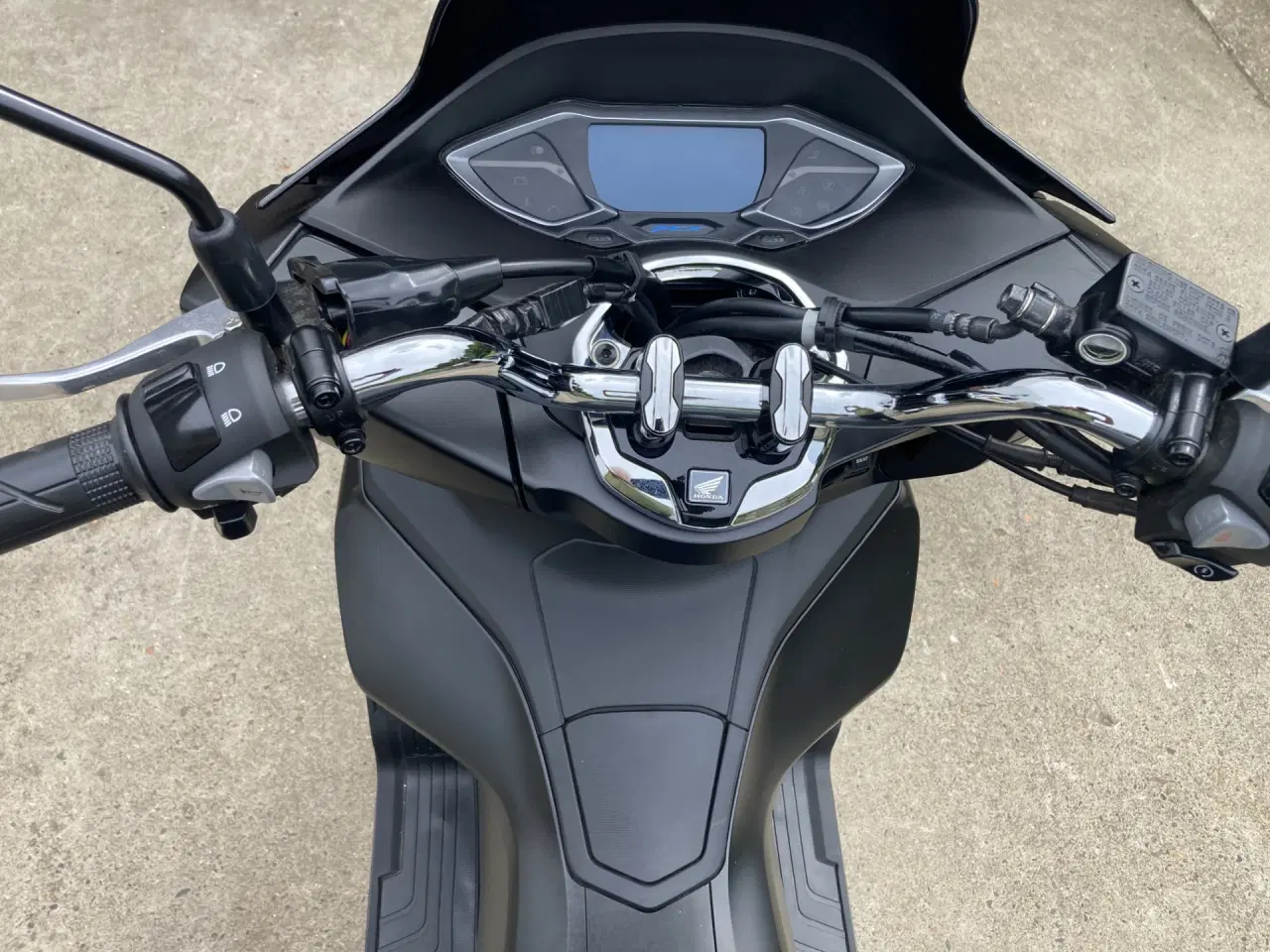 Billede 5 - honda pcx 125 som ny. kan tage billig bil i bytte.