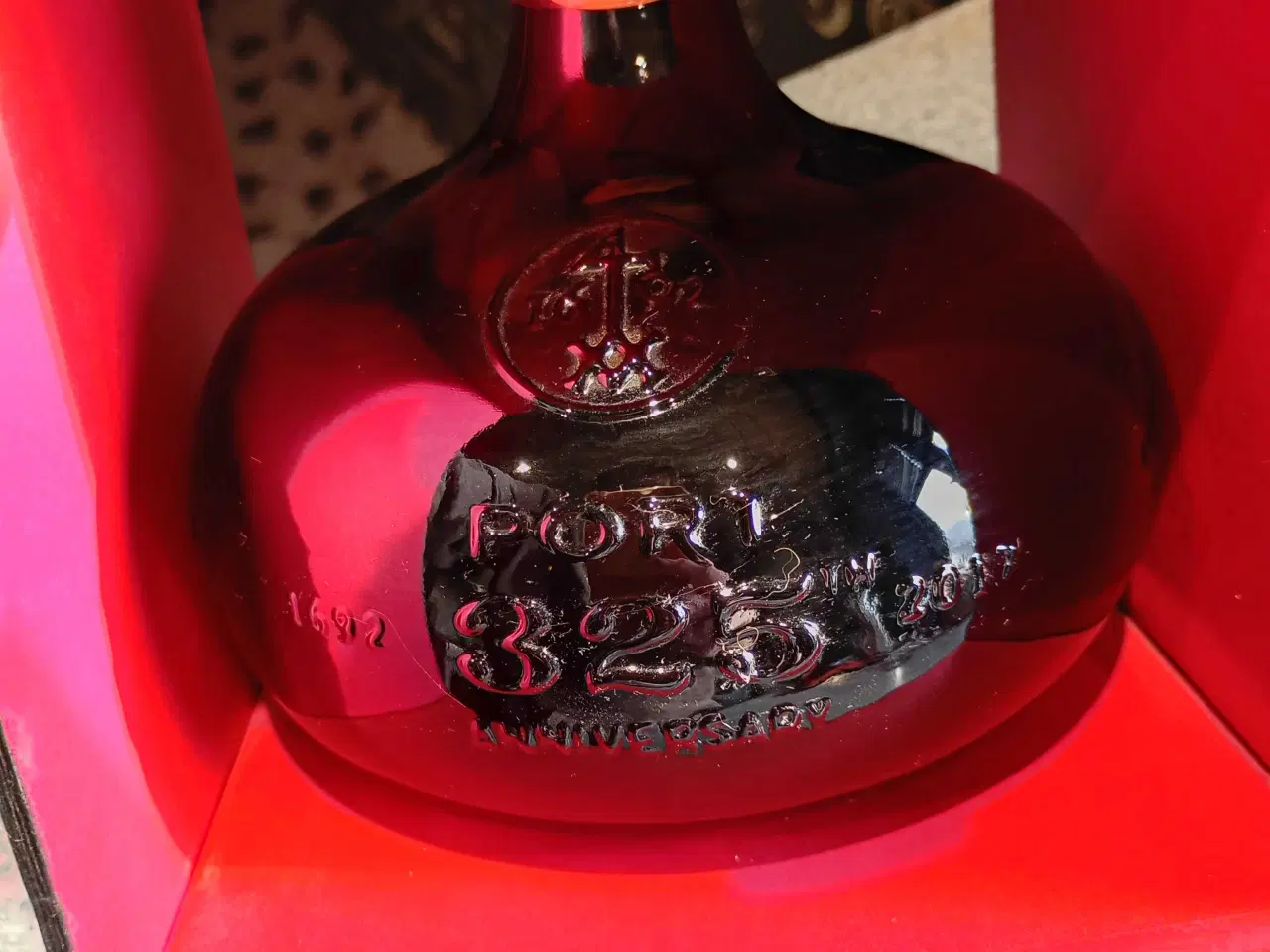 Billede 5 - Taylor s 325 jubilæum