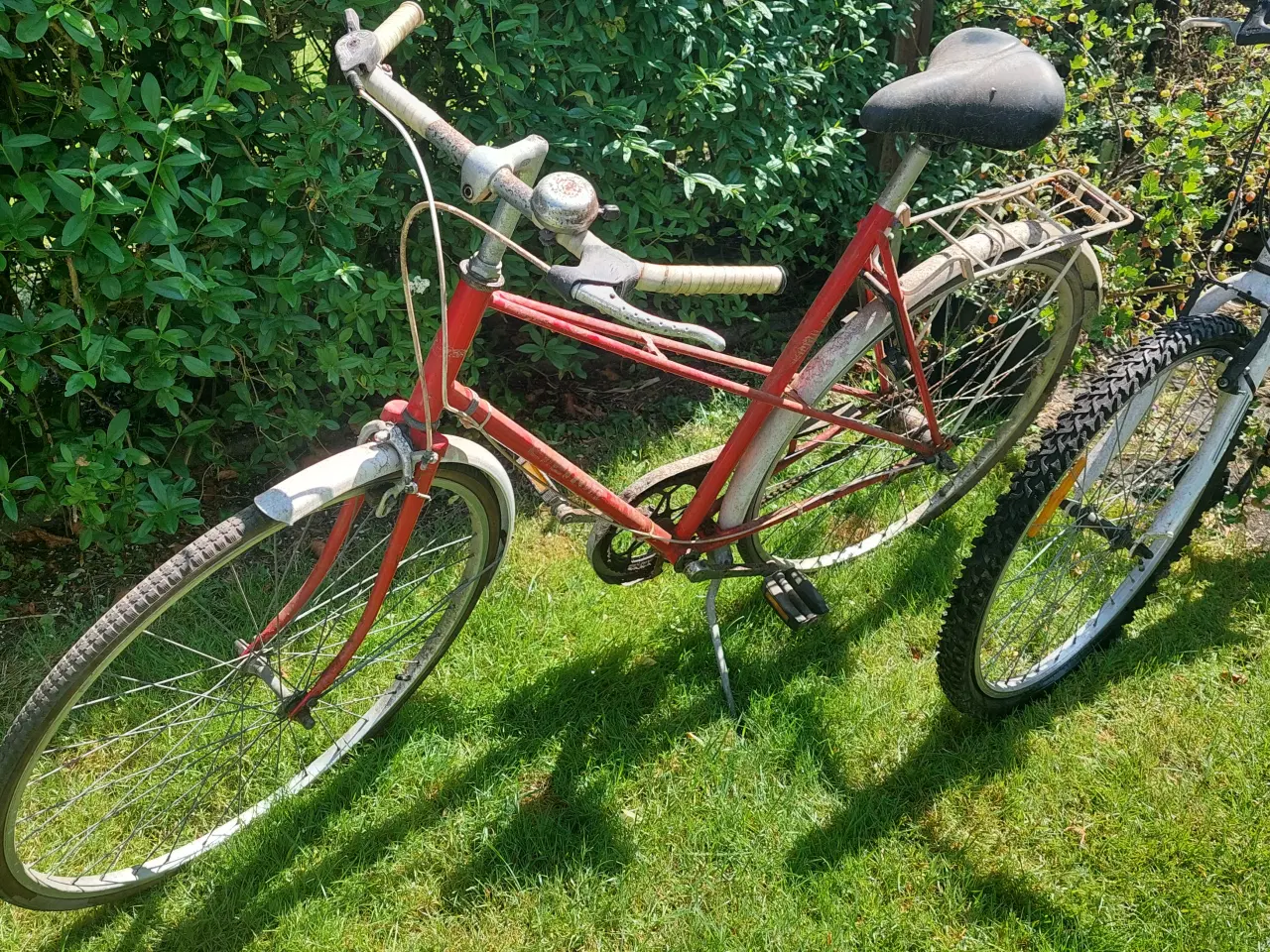 Billede 2 - To gratis cykler