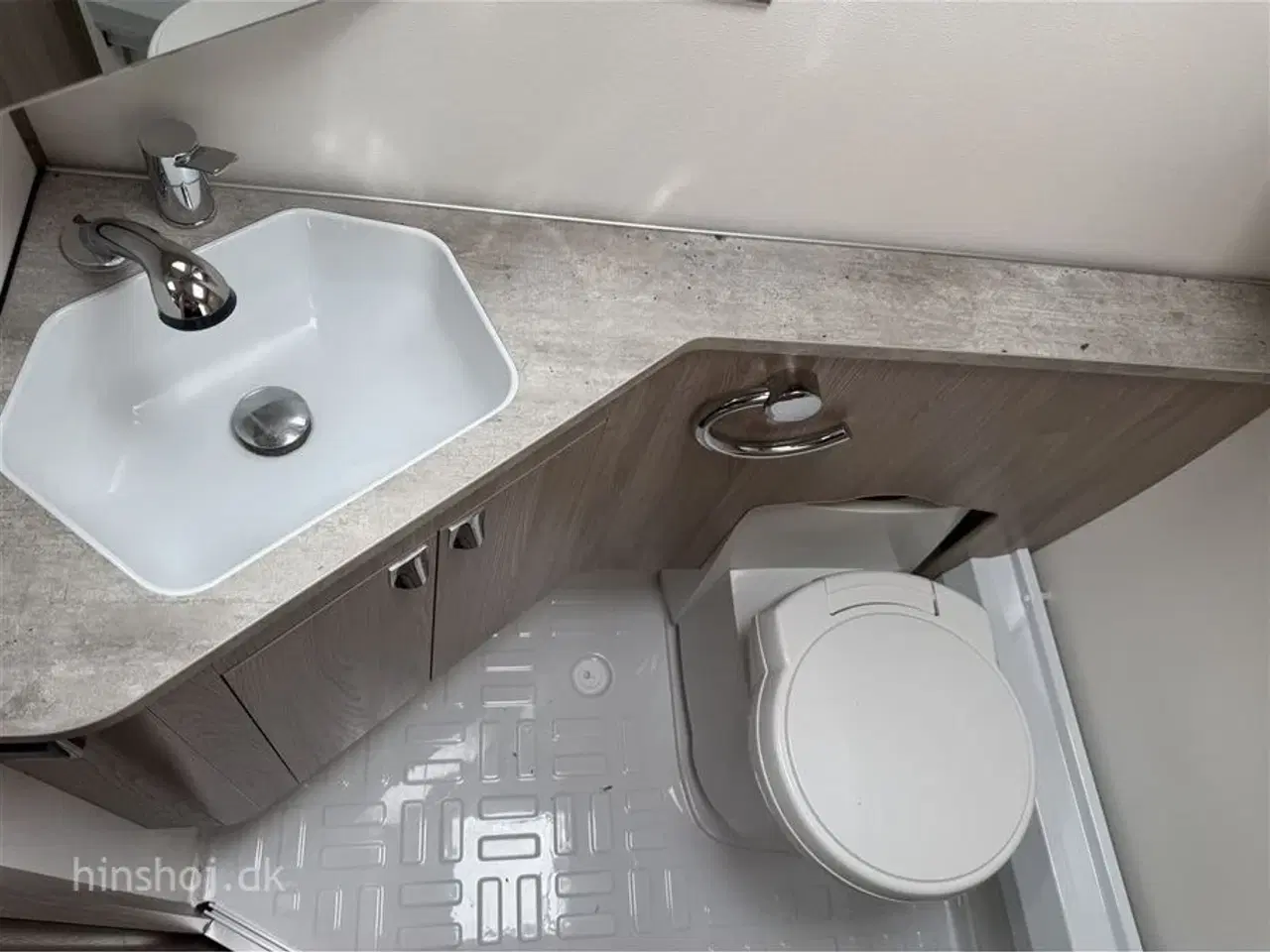 Billede 9 - 2022 - Kabe Ametist 560 XL KS KING SELECTION   Lækker Vintervogn fra Svenske Kabe med  fransk dobbeltseng fra Hinshøj Caravan