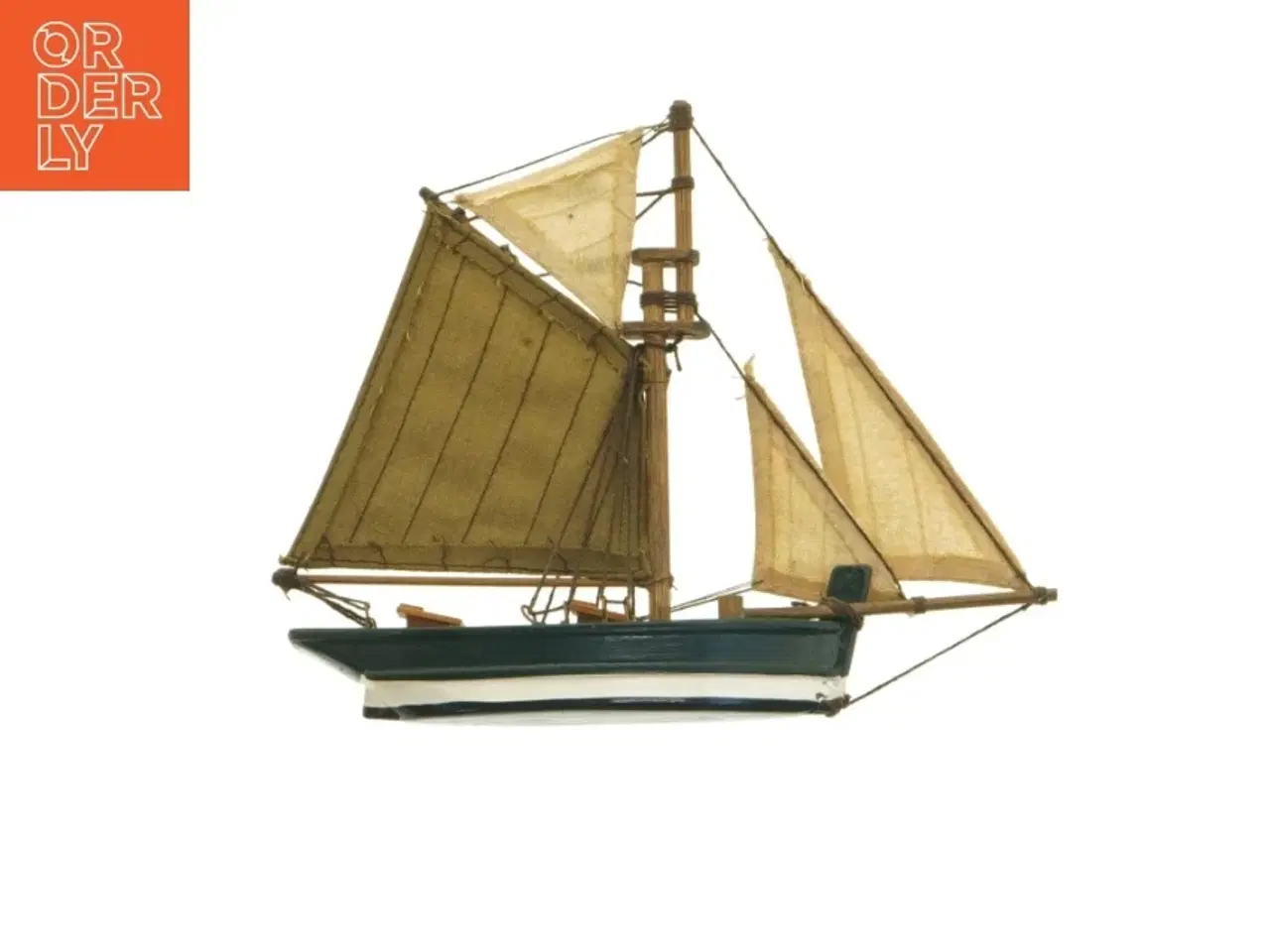 Billede 4 - Modelskib Sejl båd i træ (str. 17,5 x 14 x 3 cm)