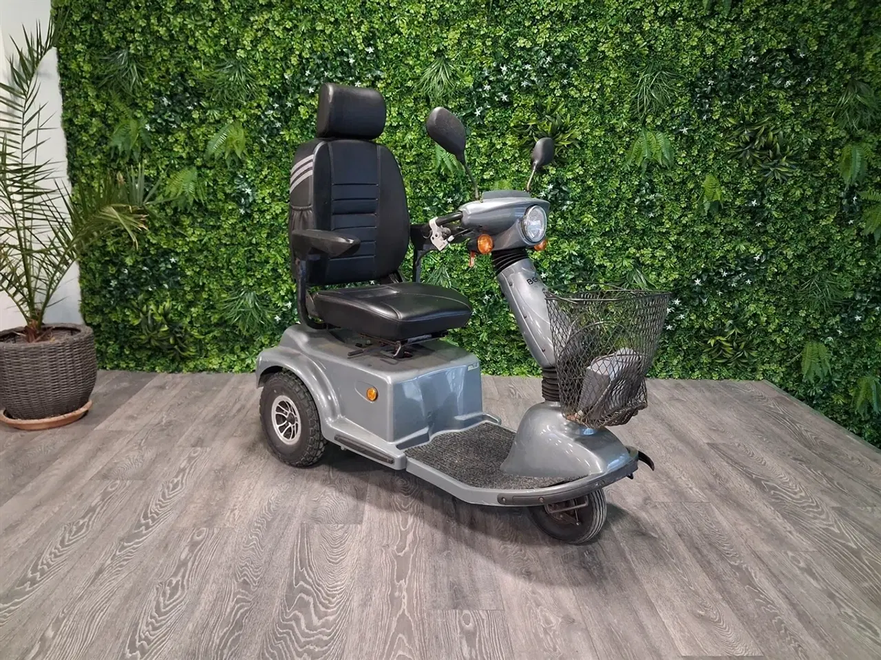 Billede 1 - Karma 737-L grå