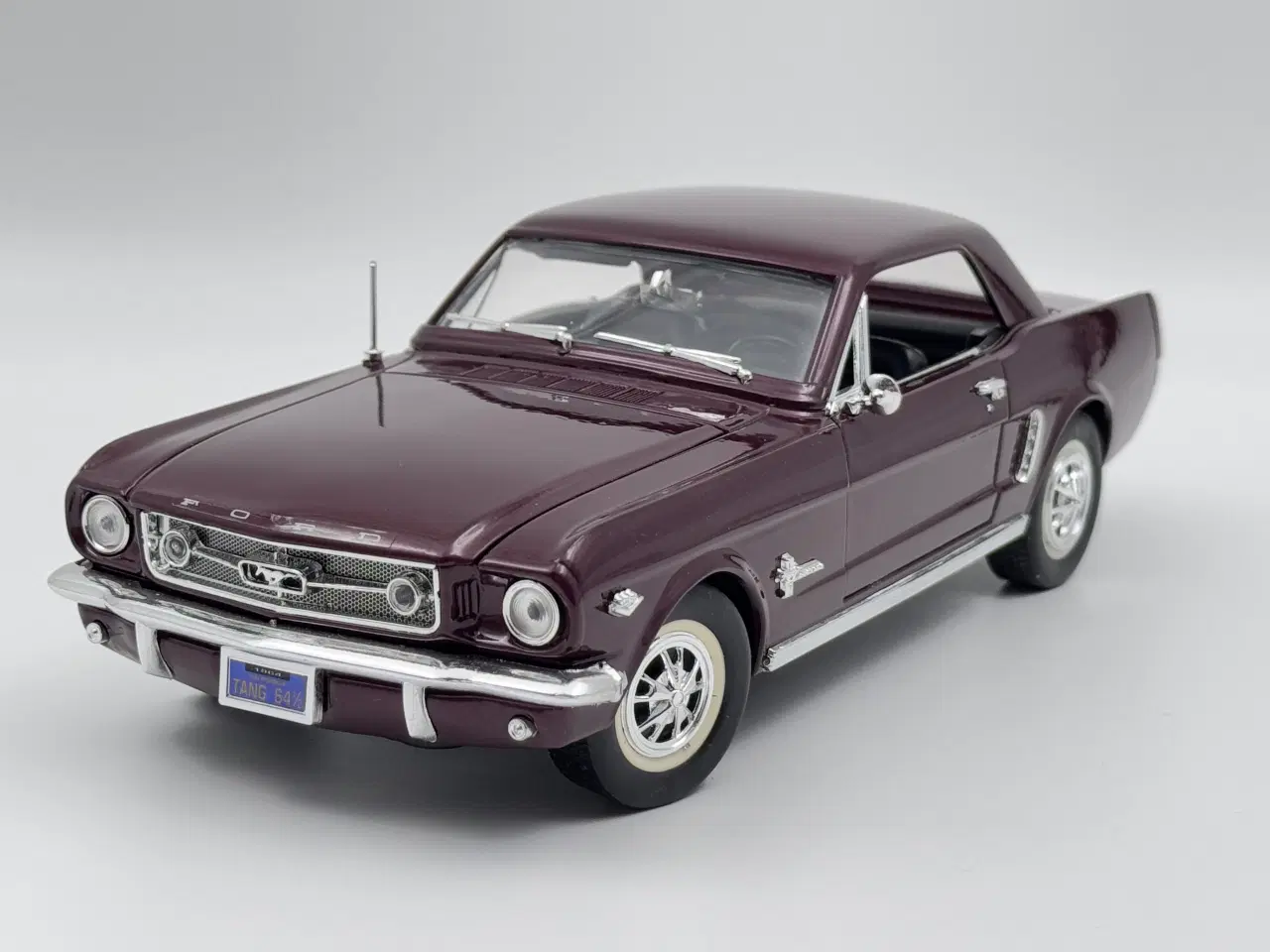 Billede 1 - 1964 Ford Mustang Coupe 1964½ model 1:18