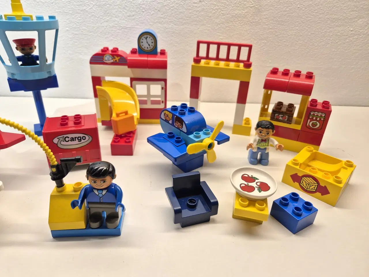 Billede 3 - Duplo Lufthavn med Fly, Mennesker, Bygningsdele sa