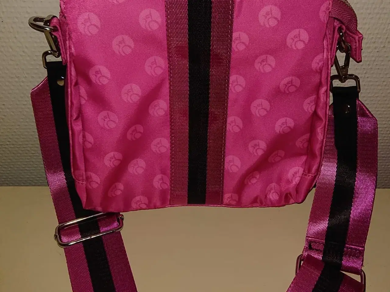 Billede 3 - Pink taske ny 