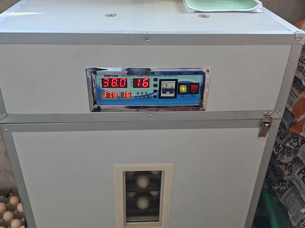 Billede 2 - Rugmaskine til 260 æg