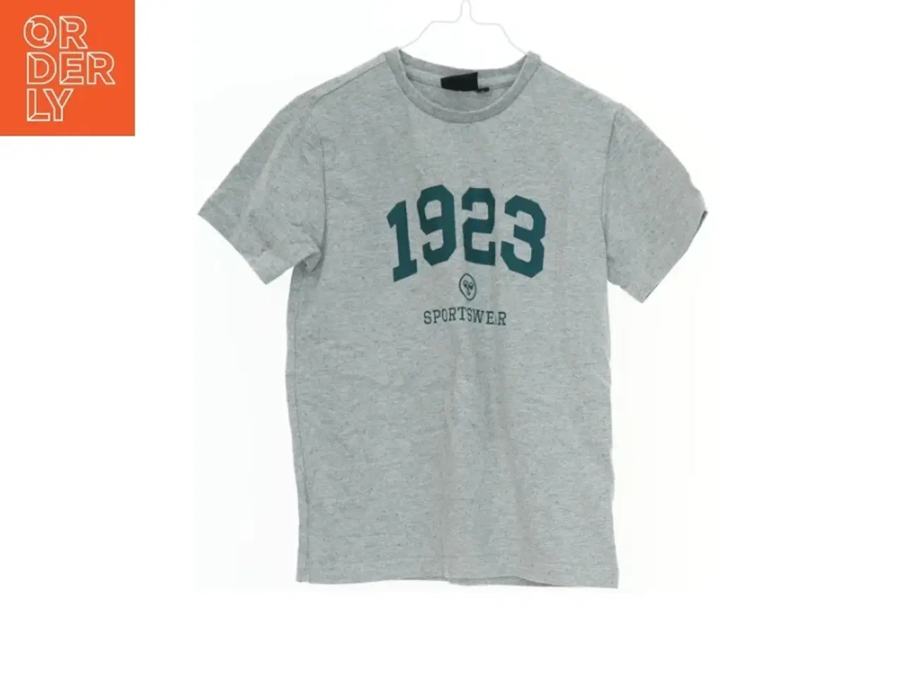 Billede 1 - T-shirt med 1923 Sportswear design fra Hummel (str. 128)
