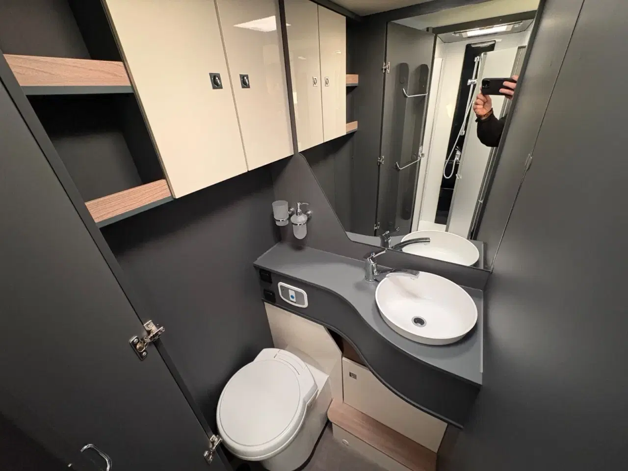 Billede 11 - Laika Kosmo  L409 aut.