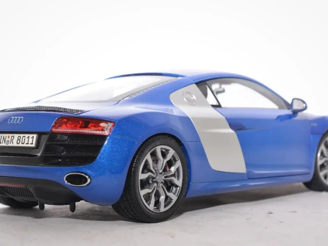 Billede 5 - 1:18 Audi R8 5.2 V10 FSI Quattro 