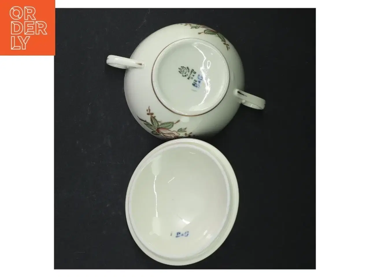 Billede 6 - Porcelæn suppeterrin med låg og blomstermotiv fra B&G