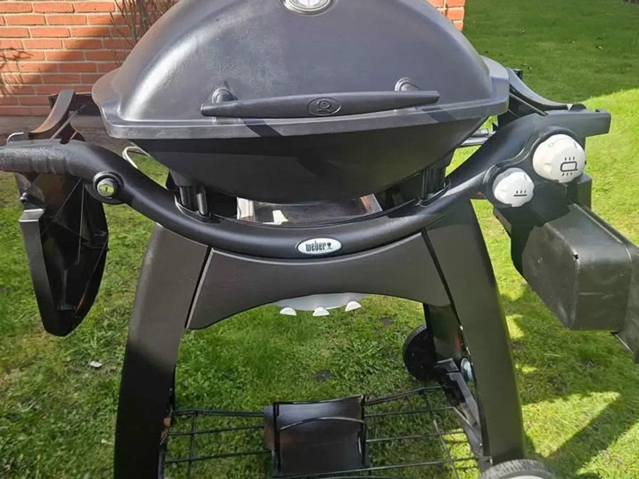 Billede 3 - Weber gasgrill Q3200  El tænding, flaske holde,  s